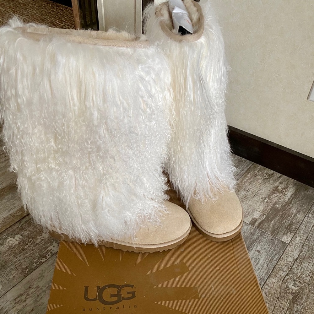 Women’s sheepskin cuff boot Tall uggs size 8